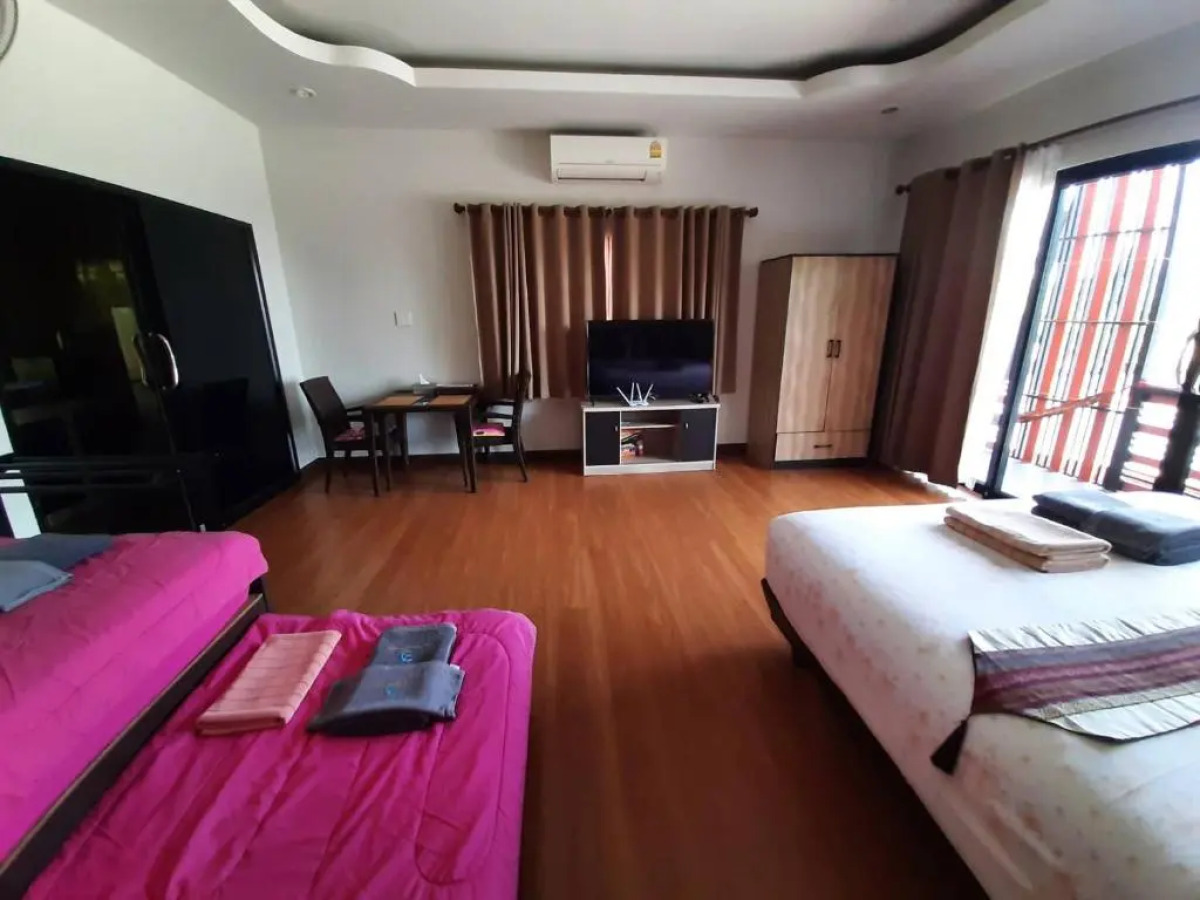 Lipe Banyan Apartments