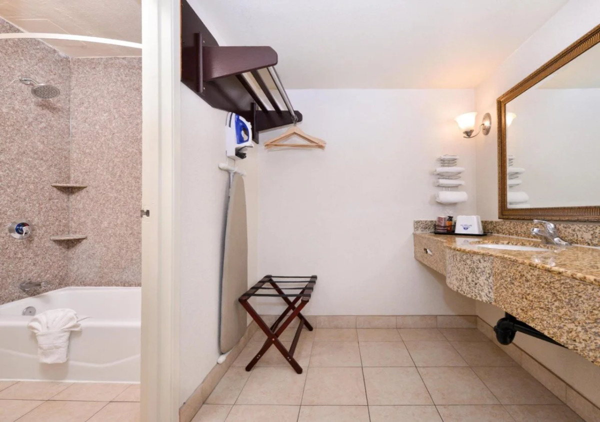 Americas Best Value Inn & Suites El Monte