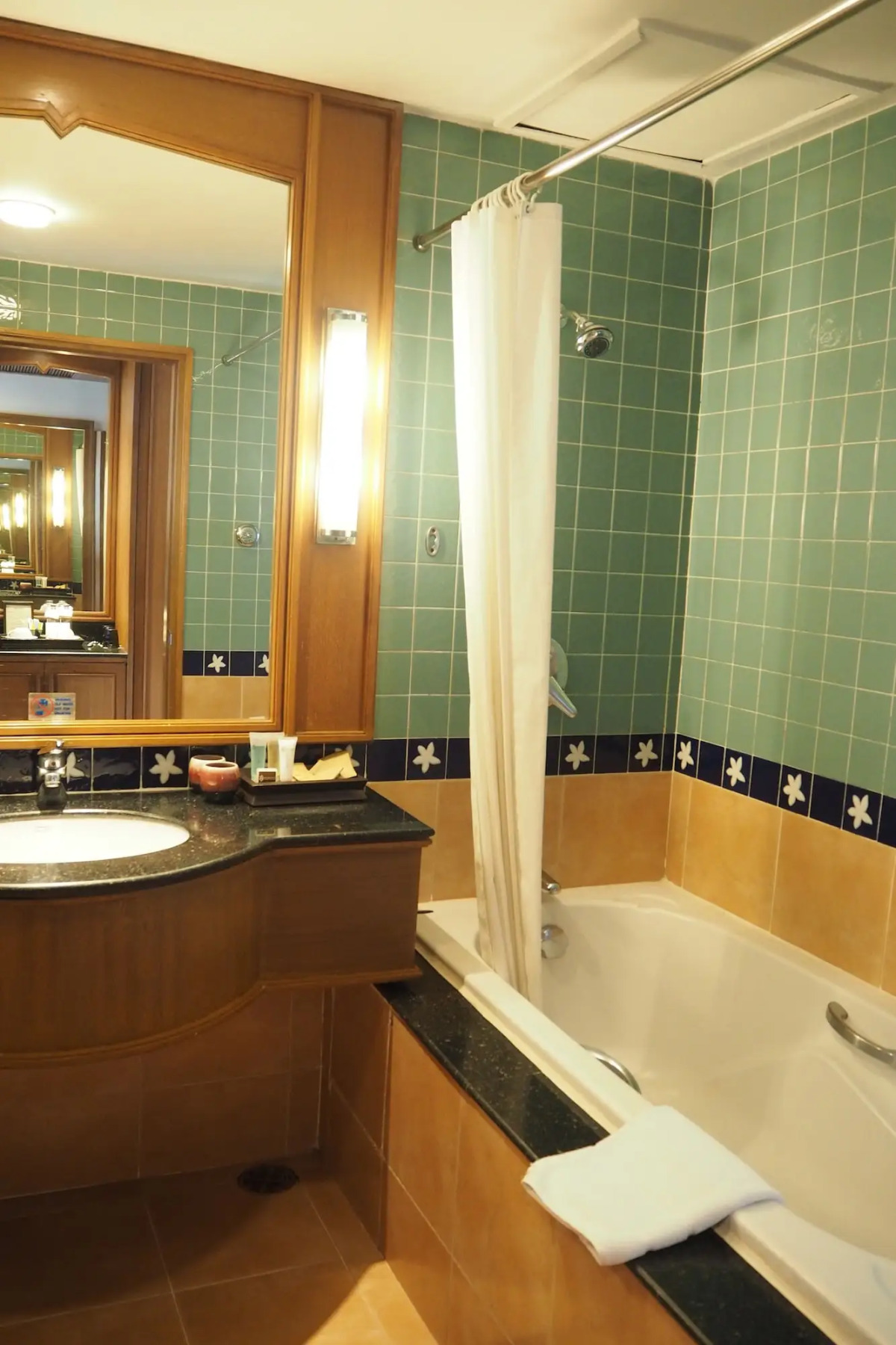 Woodlands Hotel & Resort