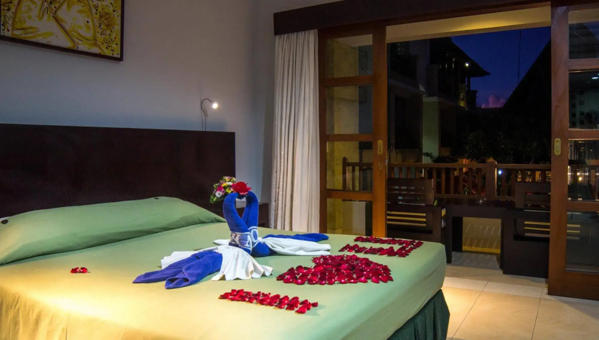 Fourteen Roses Beach Hotel