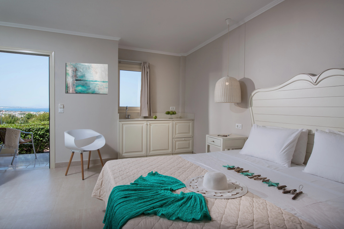 Notos Heights Hotel & Suites