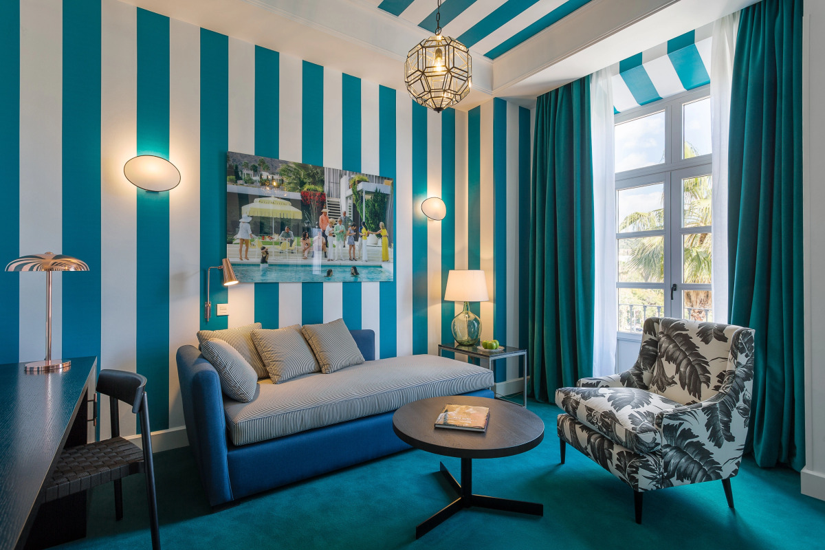 Отель Room Mate Valeria