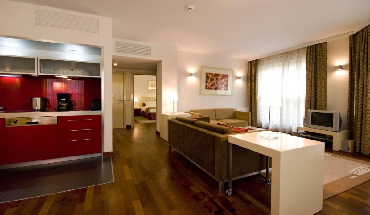 Mamaison Residence Diana