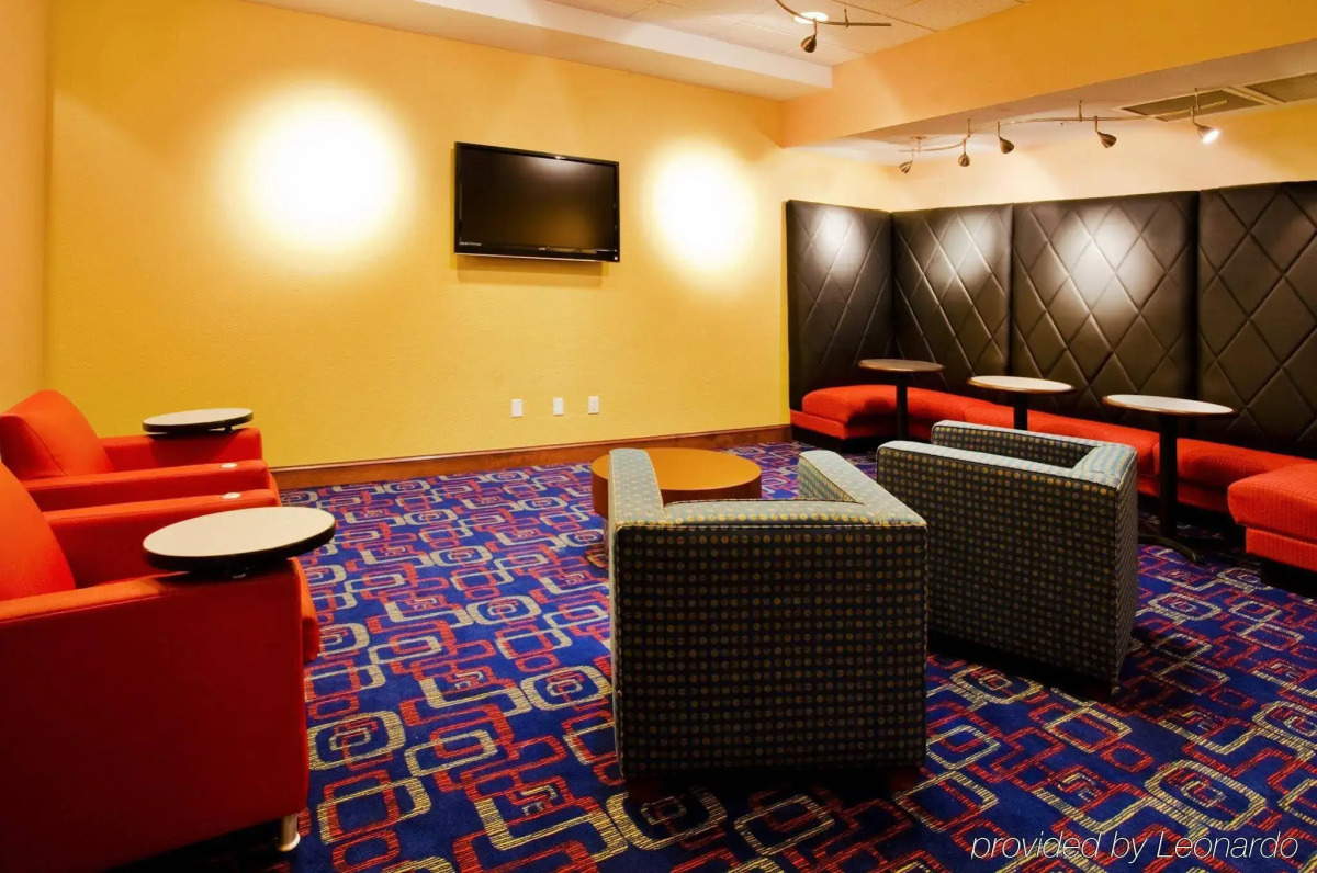 Holiday Inn Express & Suites Nearest Universal Orlando by IHG