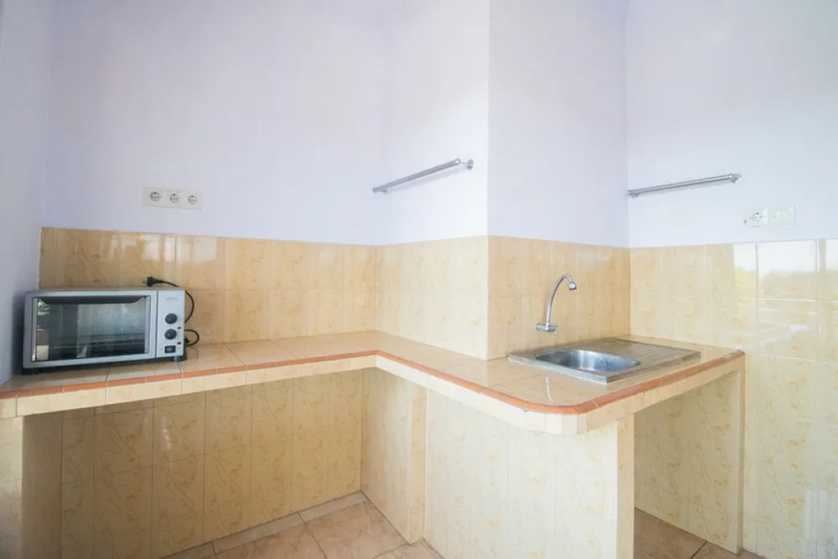 RedDoorz near Pantai Boom