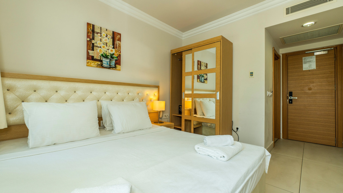 Dragut Point North Hotel