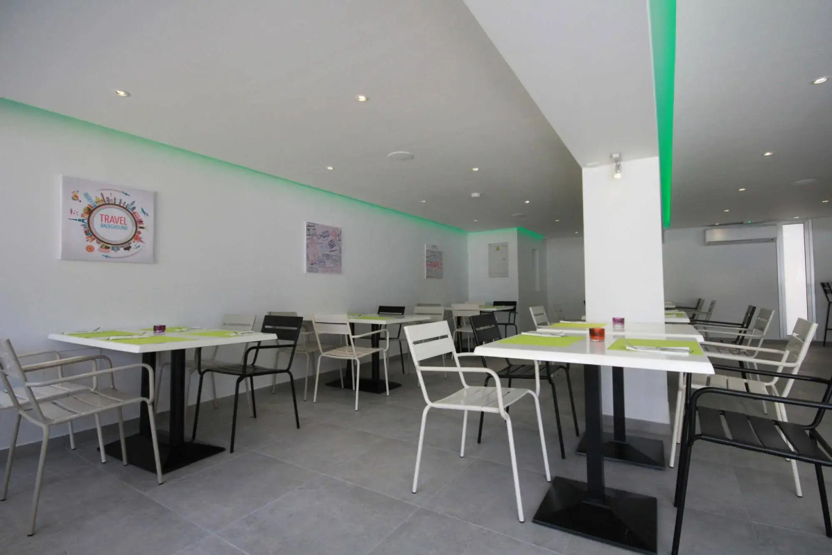 Sea Cleo Napa Hotel & Annex