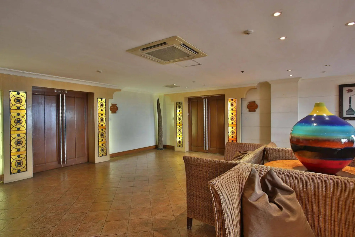 Crown Regency Suites & Residences - Mactan