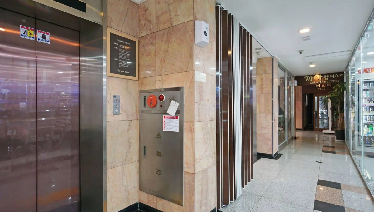 Insadong Crown Hotel