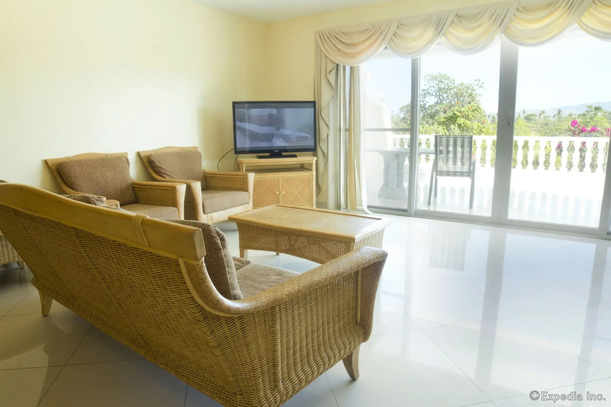 Lingganay Boracay Hotel Resort