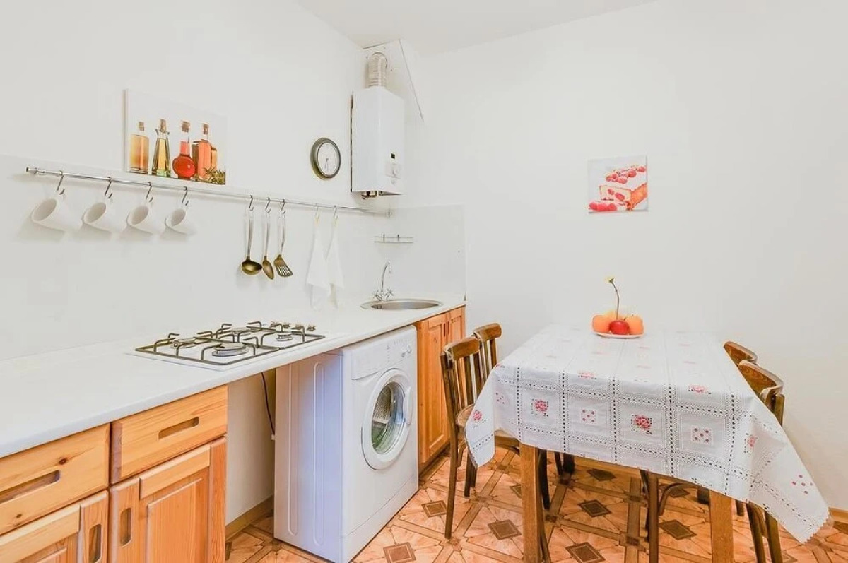 Apartments on Zhukovskogo 49