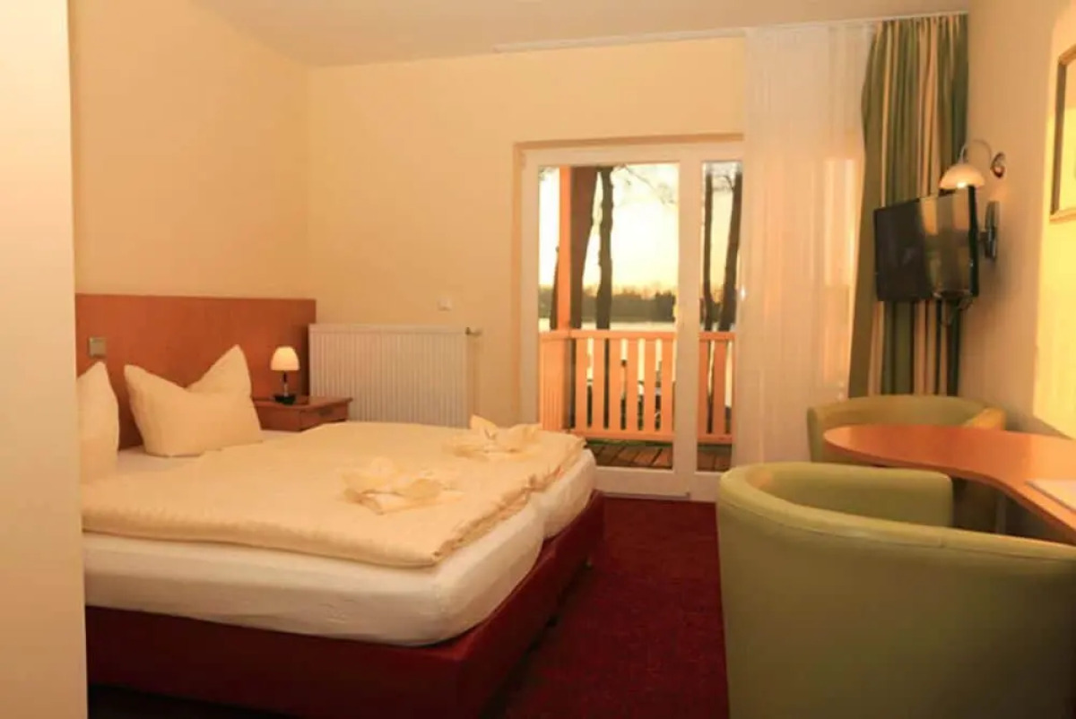 Strandhotel & Restaurant Mirow