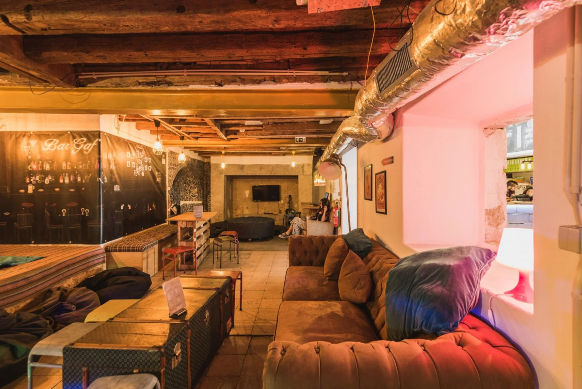 Хостел WOT New Lisbon Social