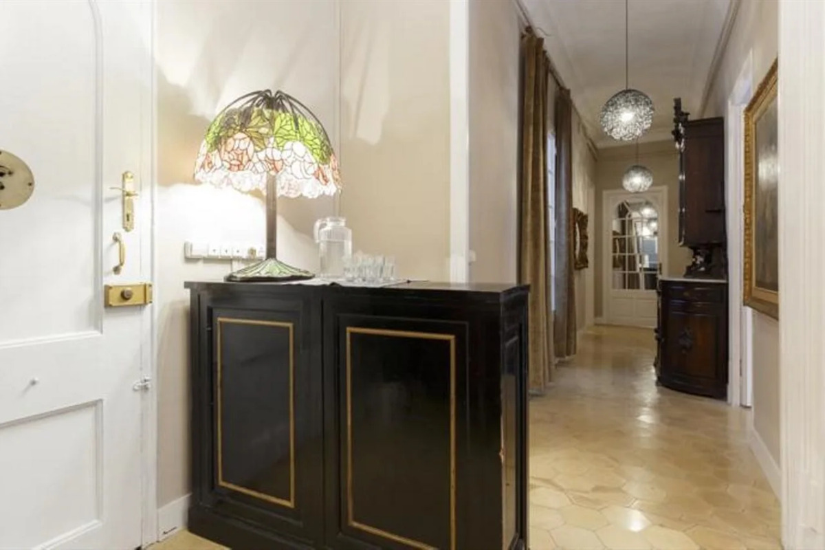 AinB Born-Via Laietana