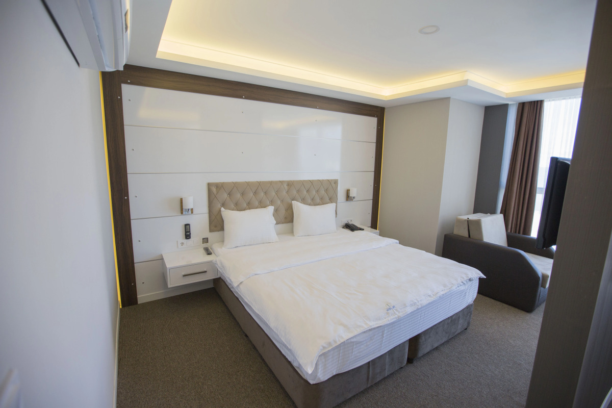 Royal Life Exclusive