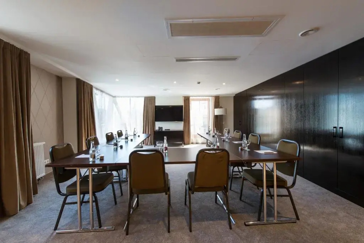 Отель Amberton Cathedral Square Вильнюс