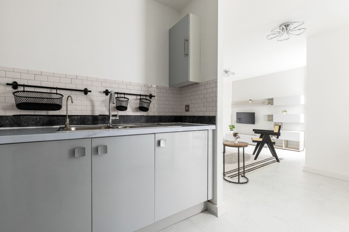 Luminous 2 Bed Balcony Flat in Islington