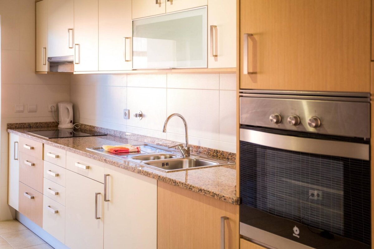 A04 - Large Modern 1 bed Apartment with pool by DreamAlgarve