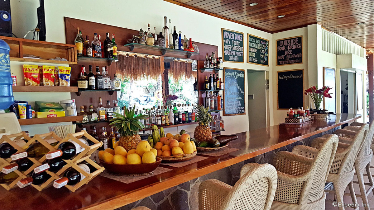 Mike's Dauin Beach Resort