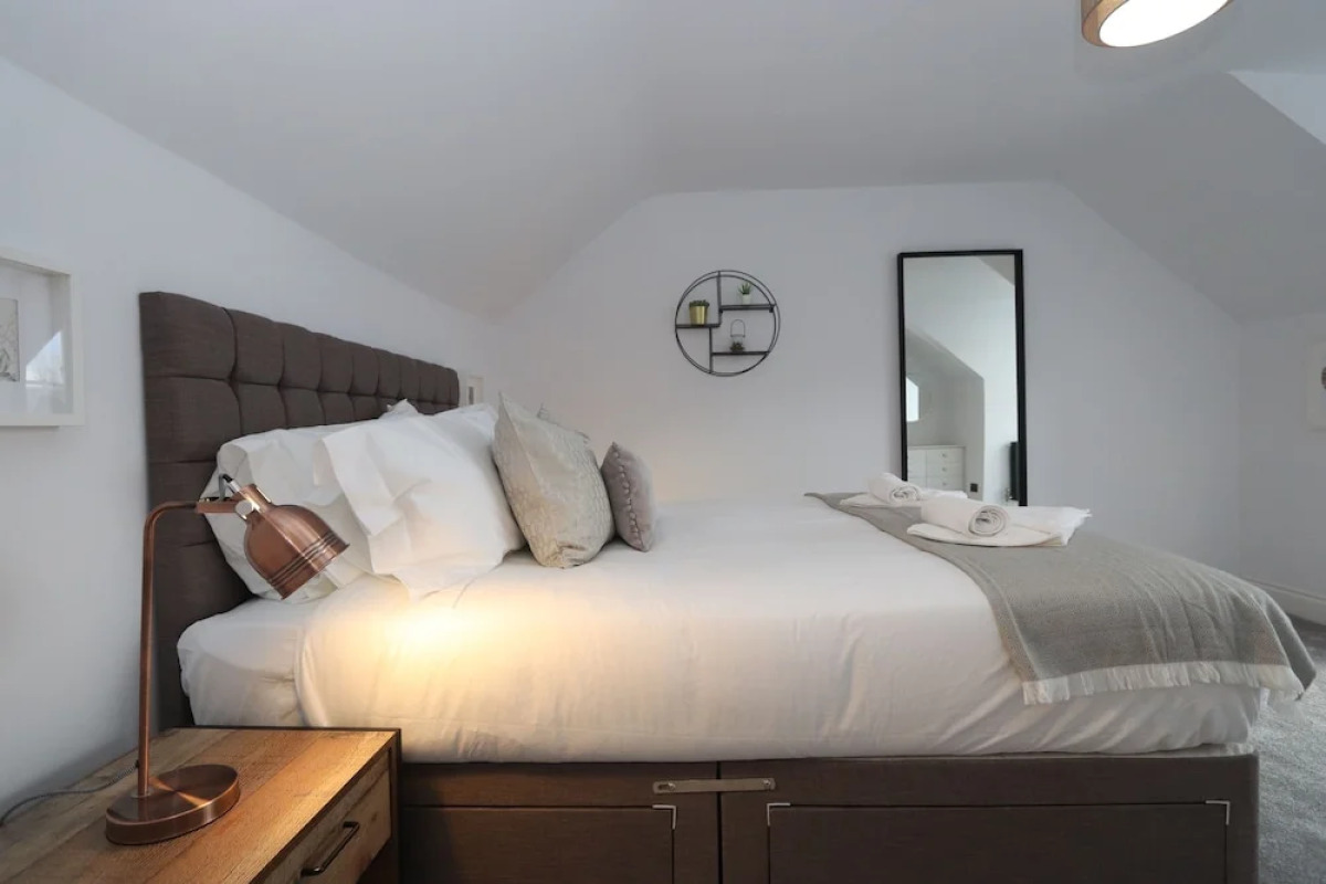 Dollar Apartments at 41