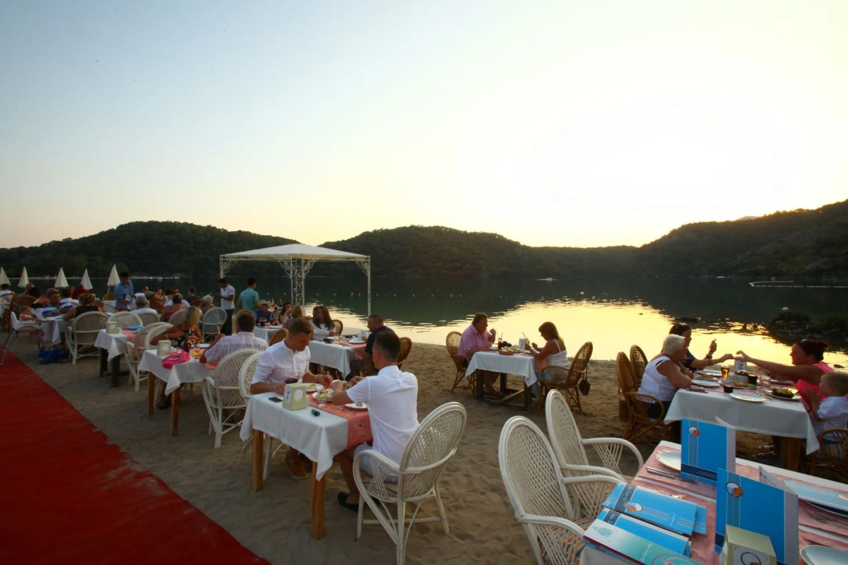 S3 Seahorse Beach Club & Hotel