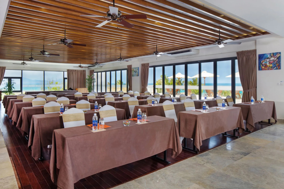 Cam Ranh Riviera Beach Resort & Spa