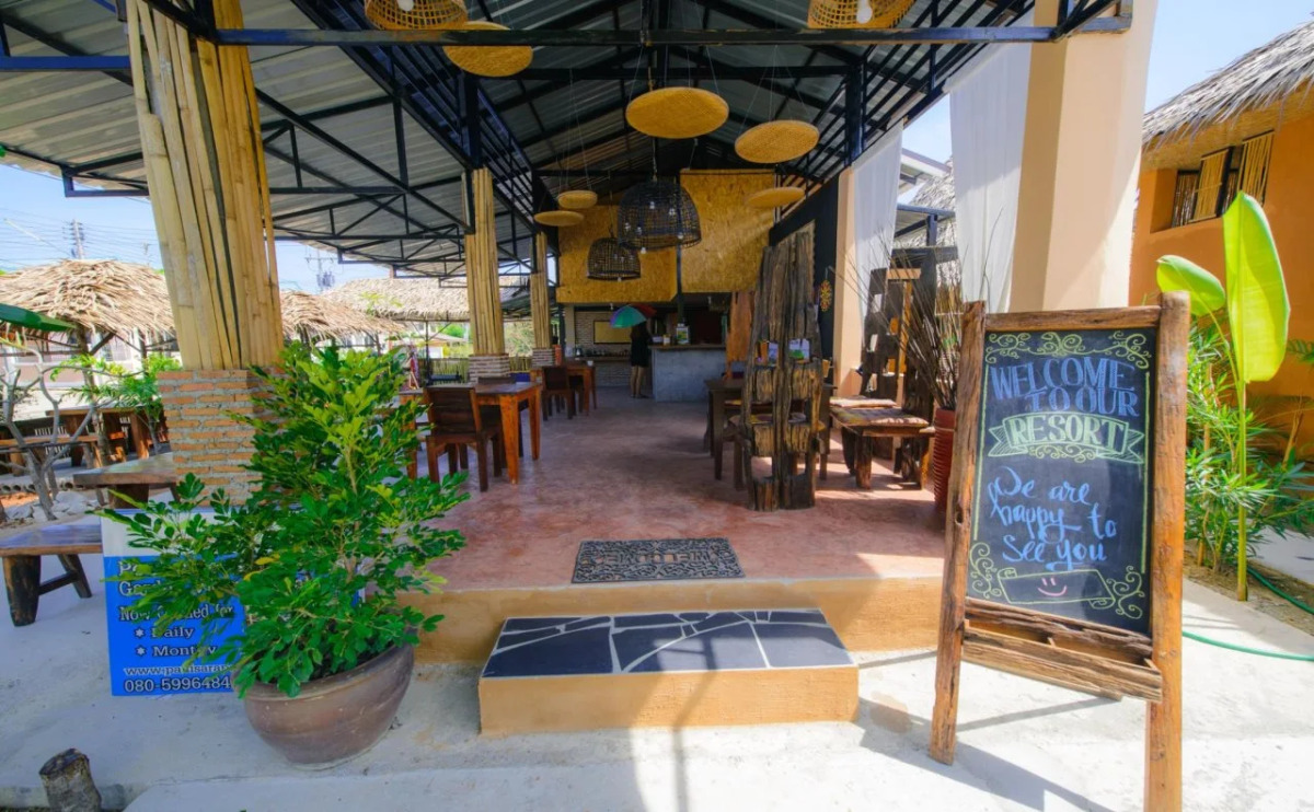 Panisara Pool Villa Huahin