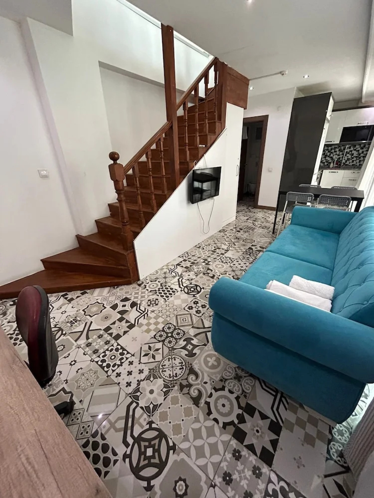 The Nar Suit & Apart