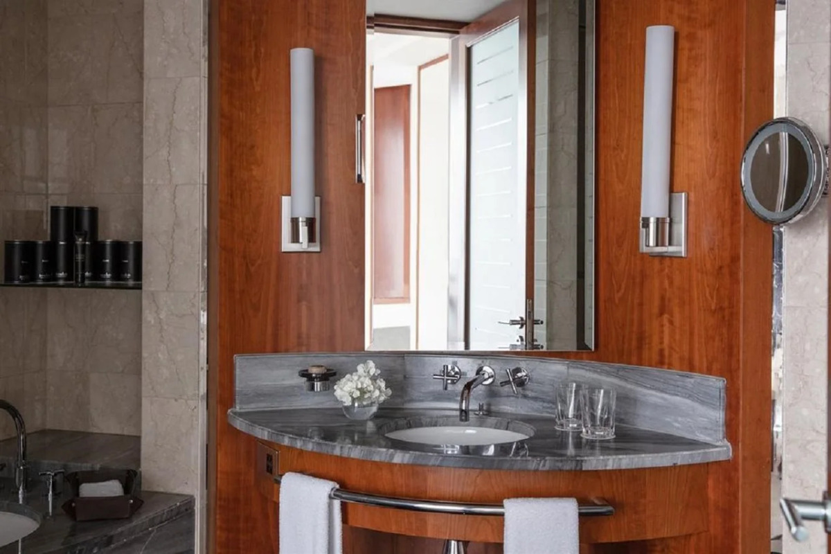 Jumeirah Emirates Towers Dubai