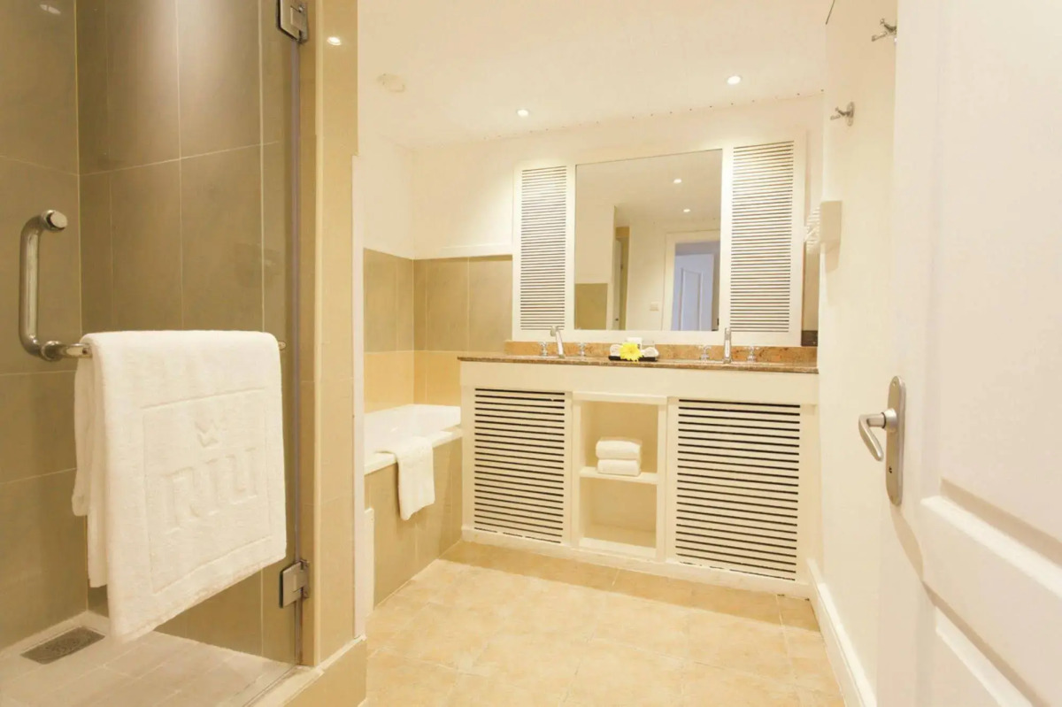 Отель Riu Turquoise