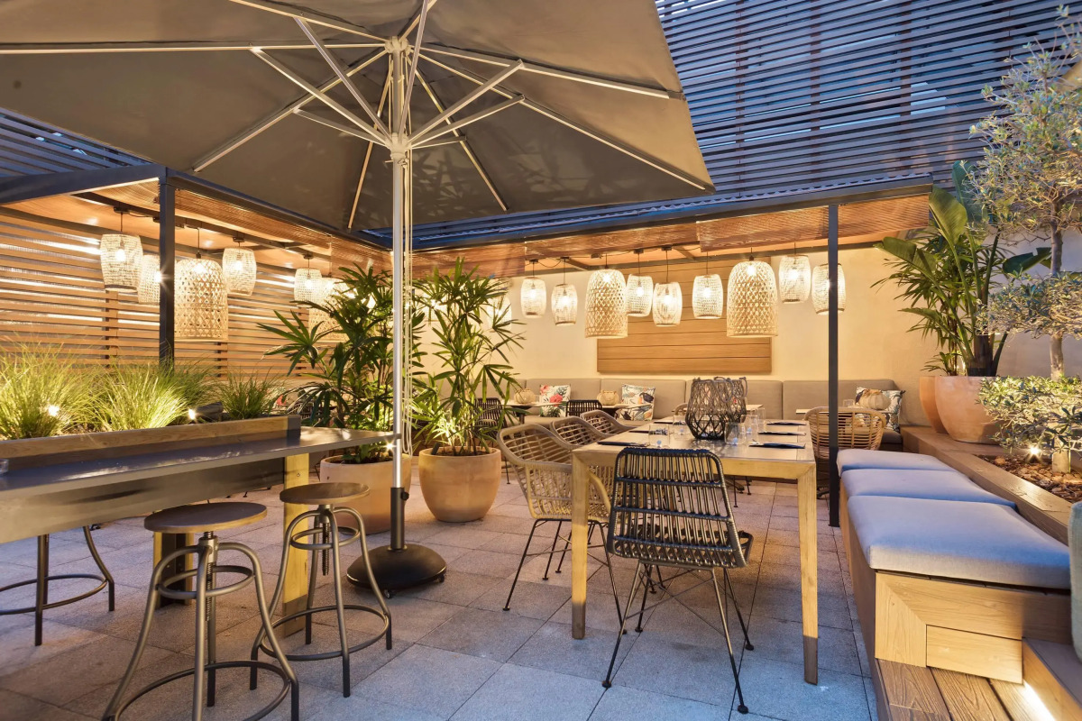 Отель INNSiDE by Melia Barcelona Apolo