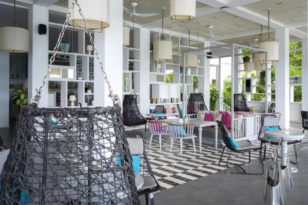 Отель The Nai Harn