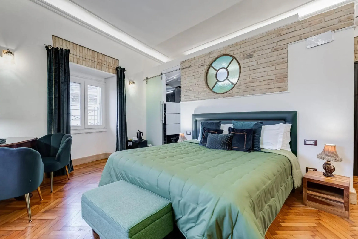 Navona Queen Rooftop