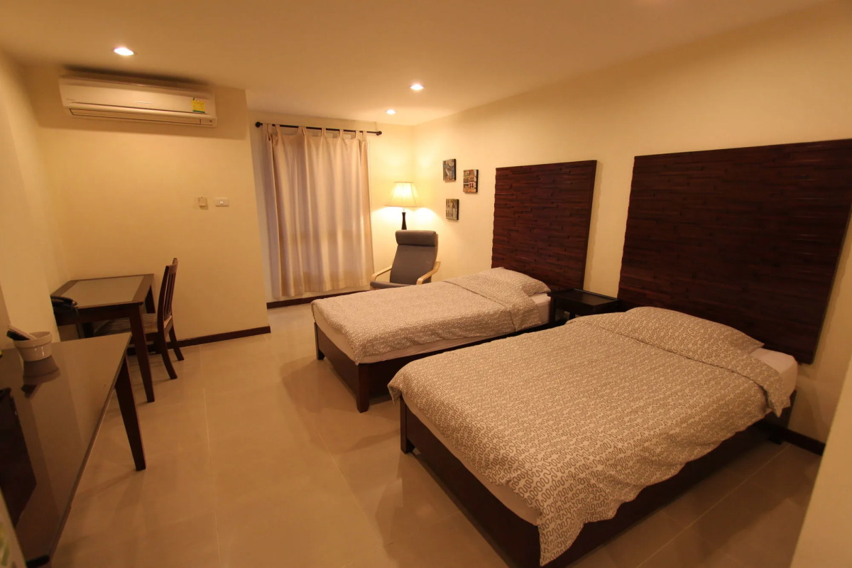 The Royal Bee Apart Hotel