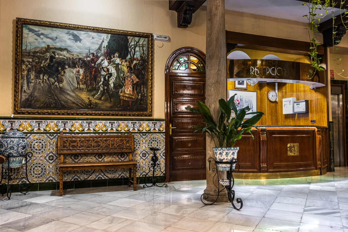 Отель Reina Cristina