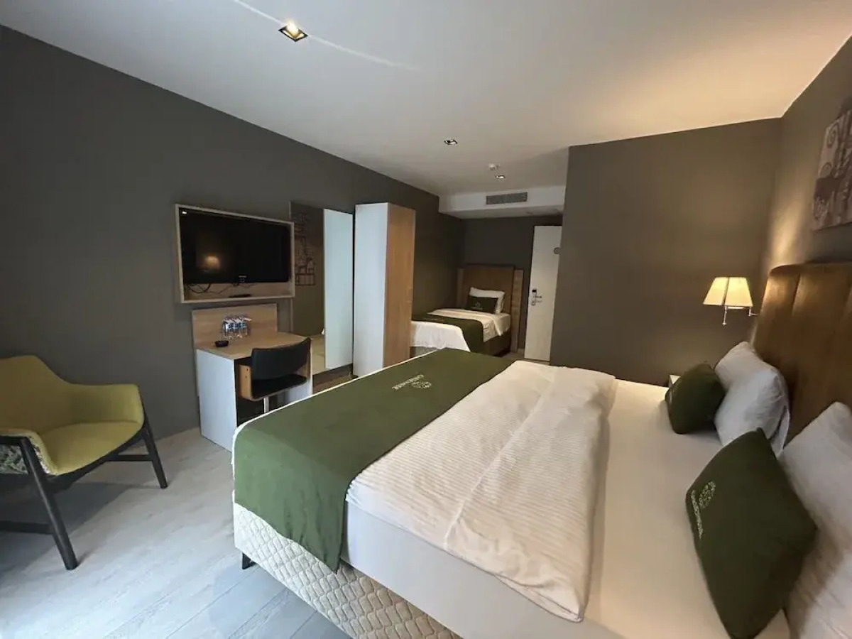 Garden Mode Airport Hotel