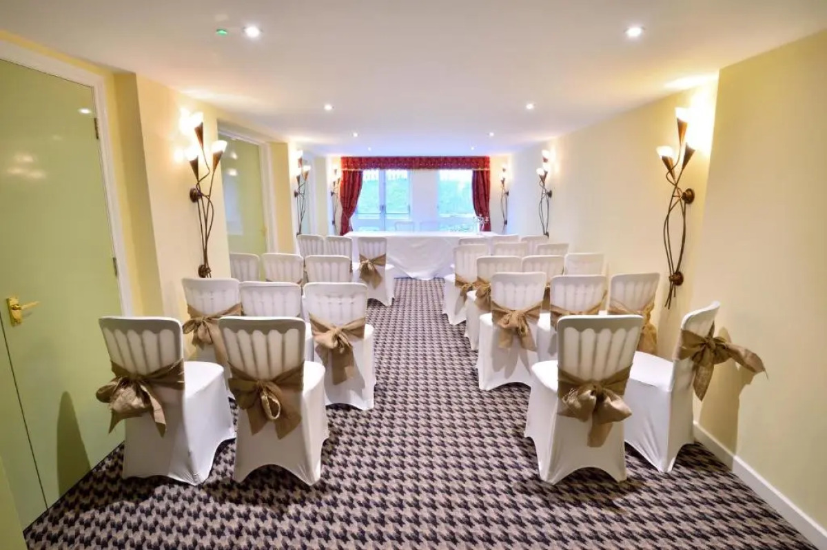 The Roundabout Hotel