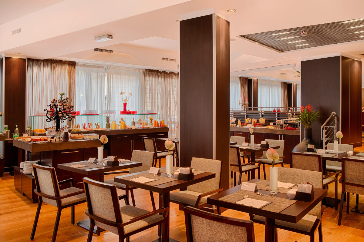 Отель NH Collection Roma Giustiniano