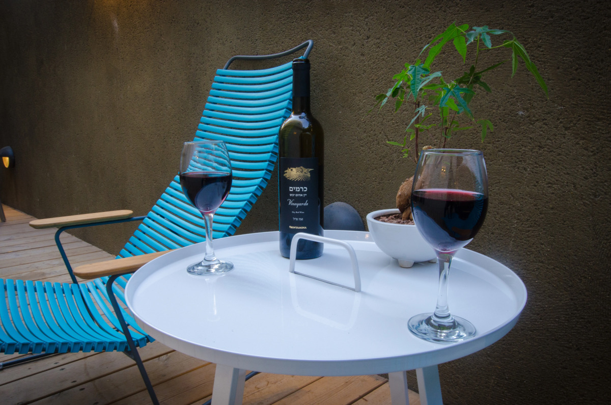 Sea Side by Zvieli Hotels