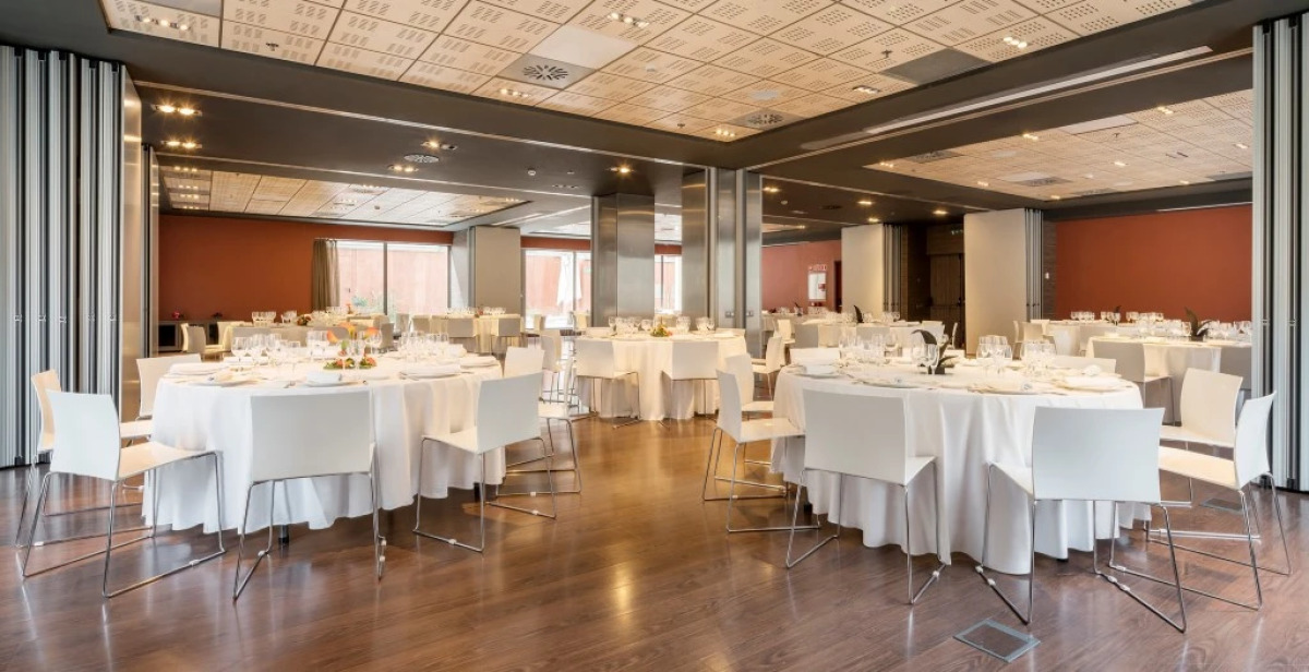 Отель ILUNION Barcelona