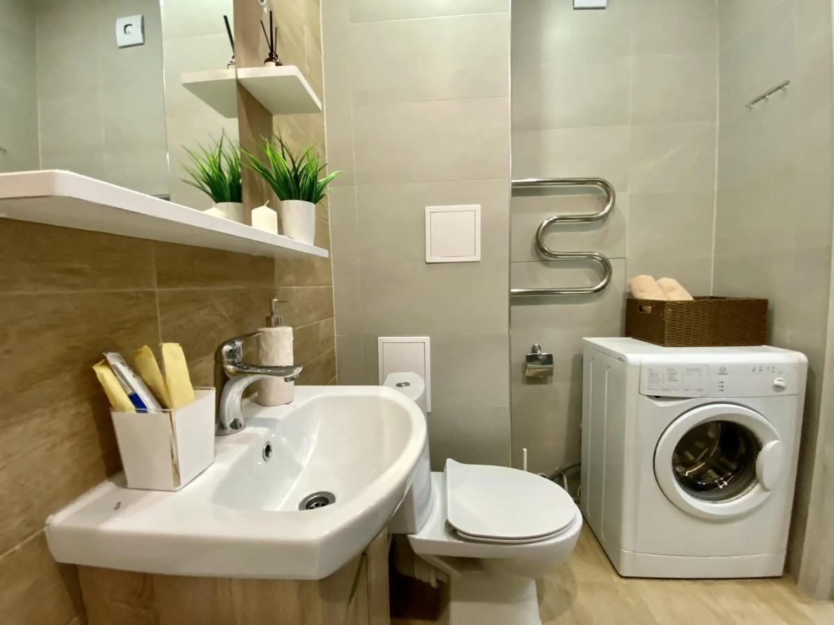 Compass (Компасс) на улице Дмитрия Менделеева