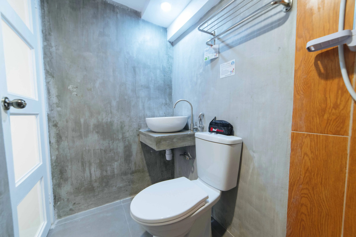 RedDoorz Plus @ Danlig Street Makati