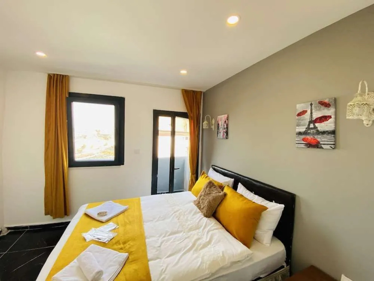 Happy Dreams Apart Hotel