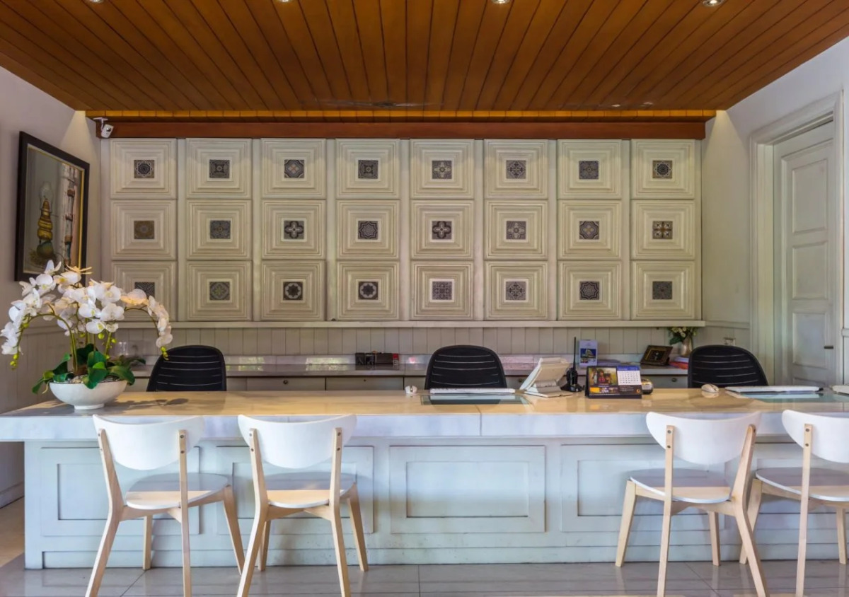 Alron Hotel Kuta Powered by Archipelago