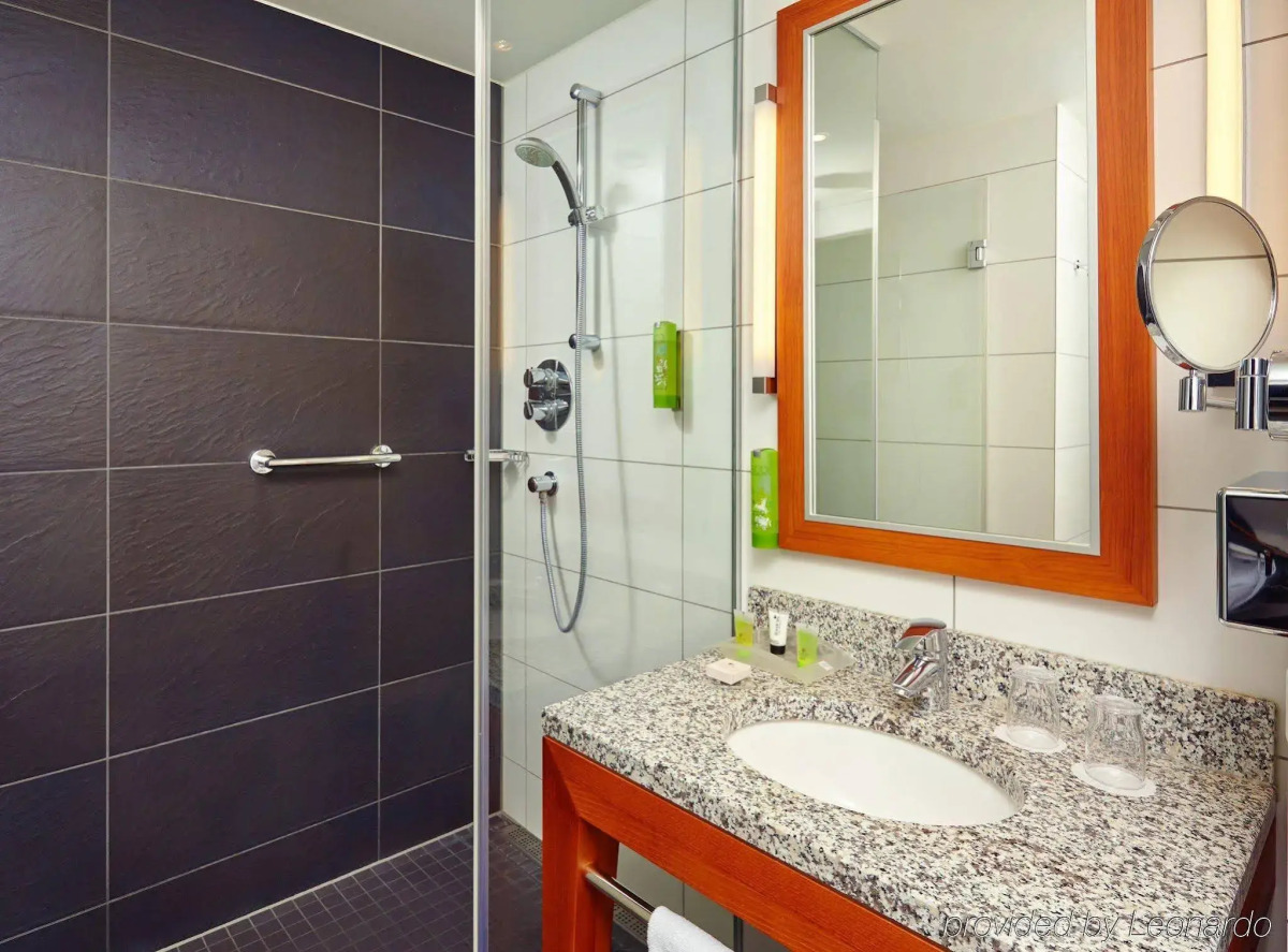 Отель Premier Inn Berlin Alexanderplatz