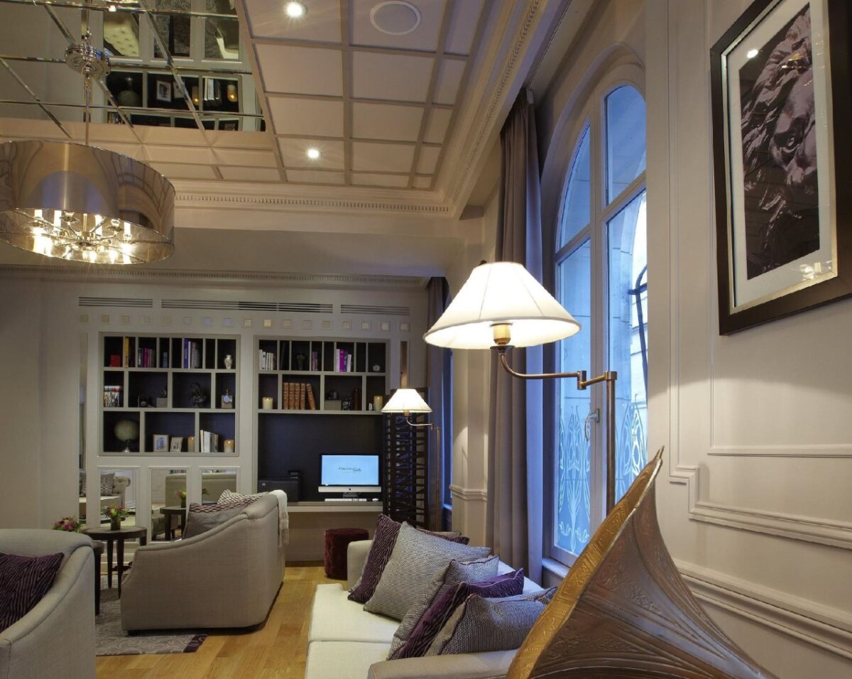 La Clef Louvre Paris by The Crest Collection