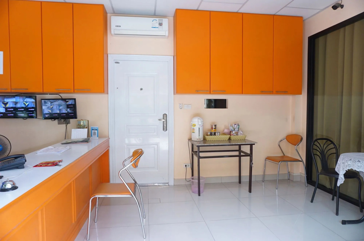 Jirasin Hotel & Apartment