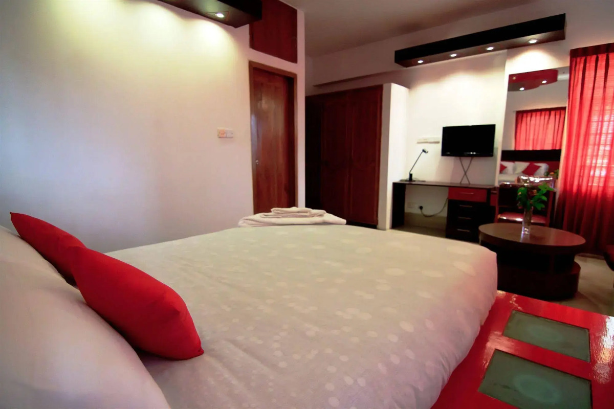 Hotel Tropical Daisy