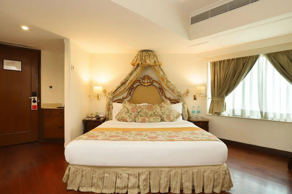 Hotel The Royal Plaza