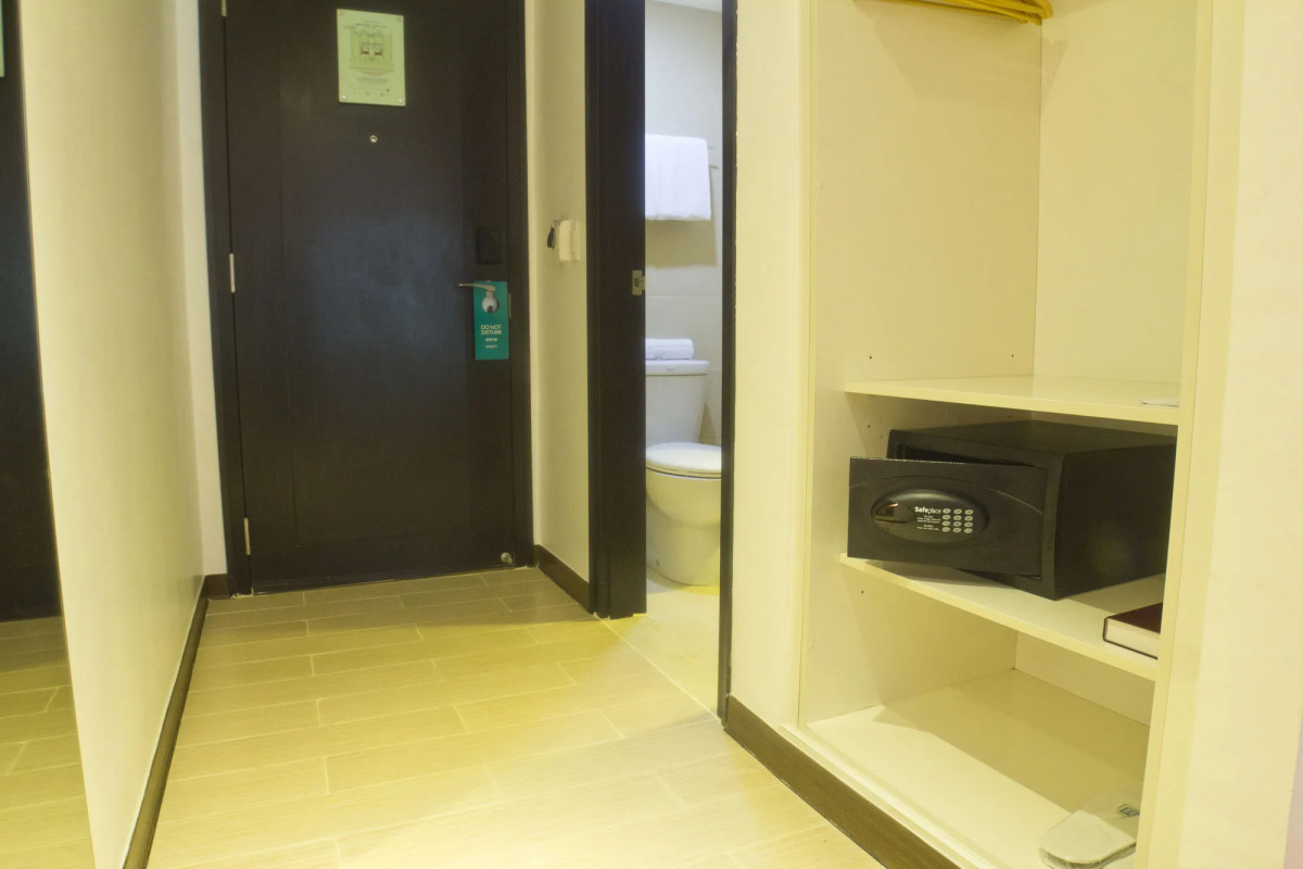 Holiday Inn Express Manila Newport City